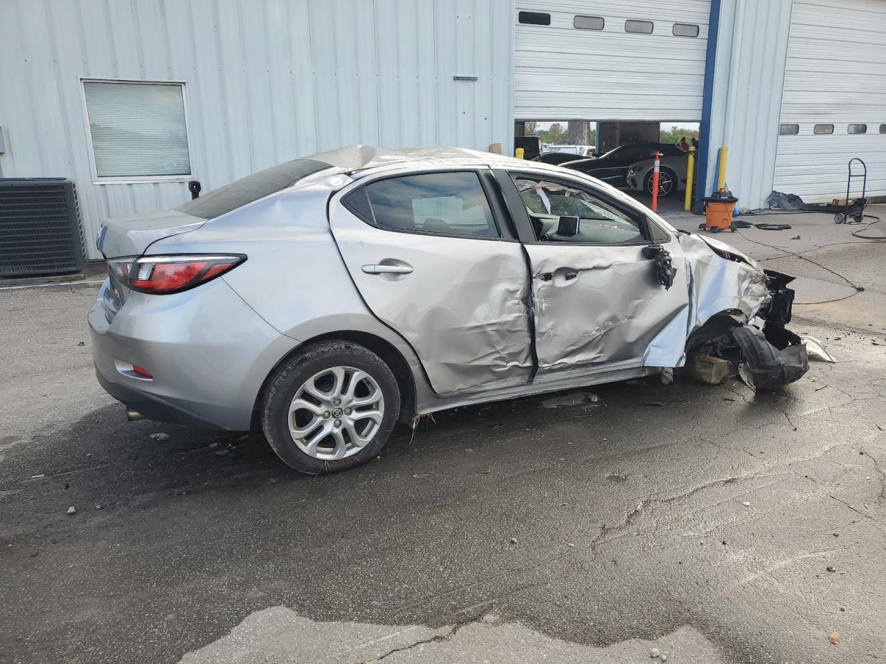 2016 TOYOTA SCION