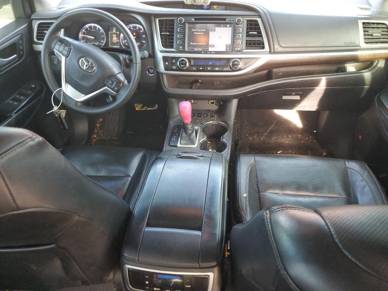 2016 TOYOTA HIGHLANDER