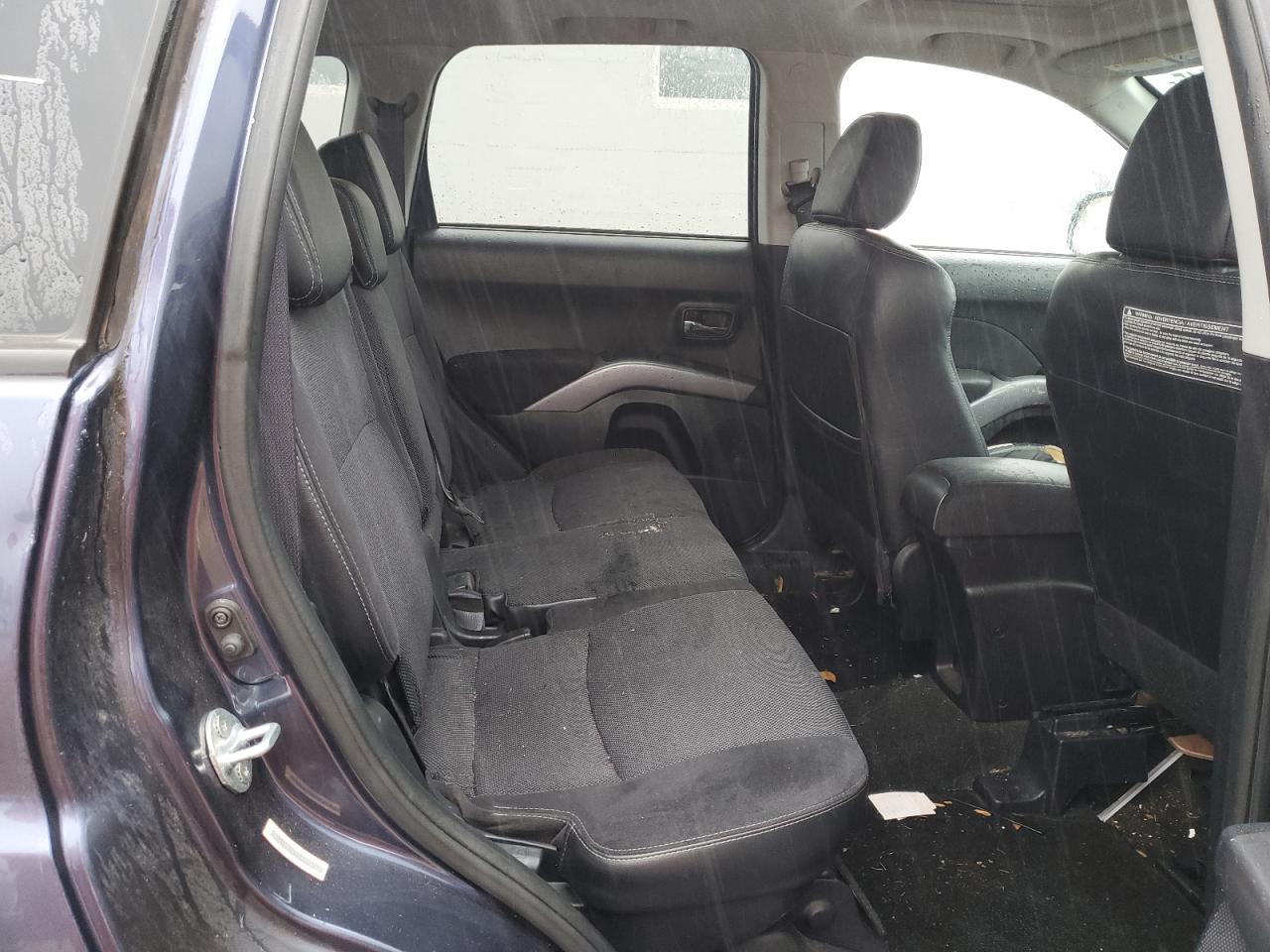 2009 MITSUBISHI outlander