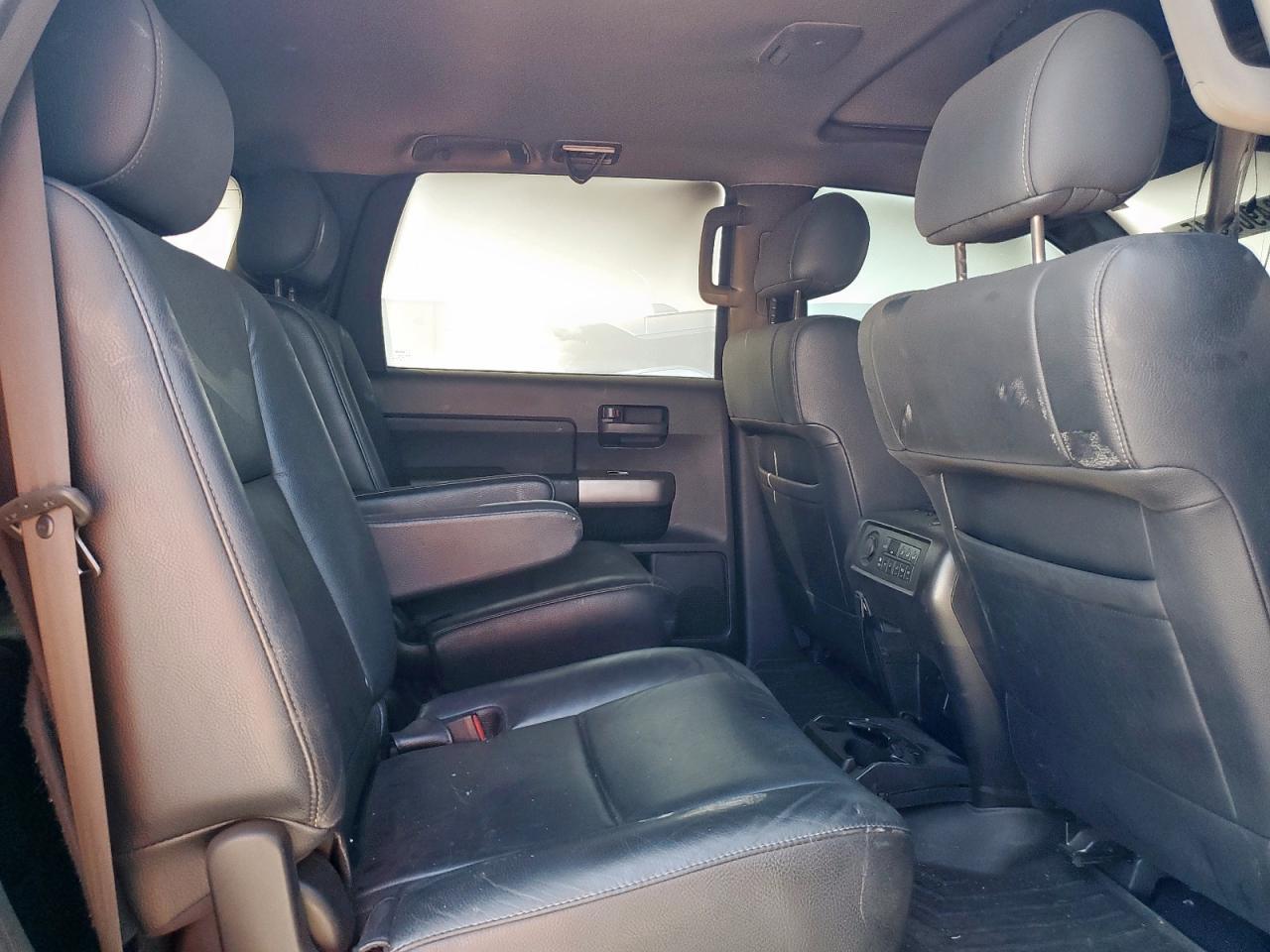 2019 TOYOTA Sequoia