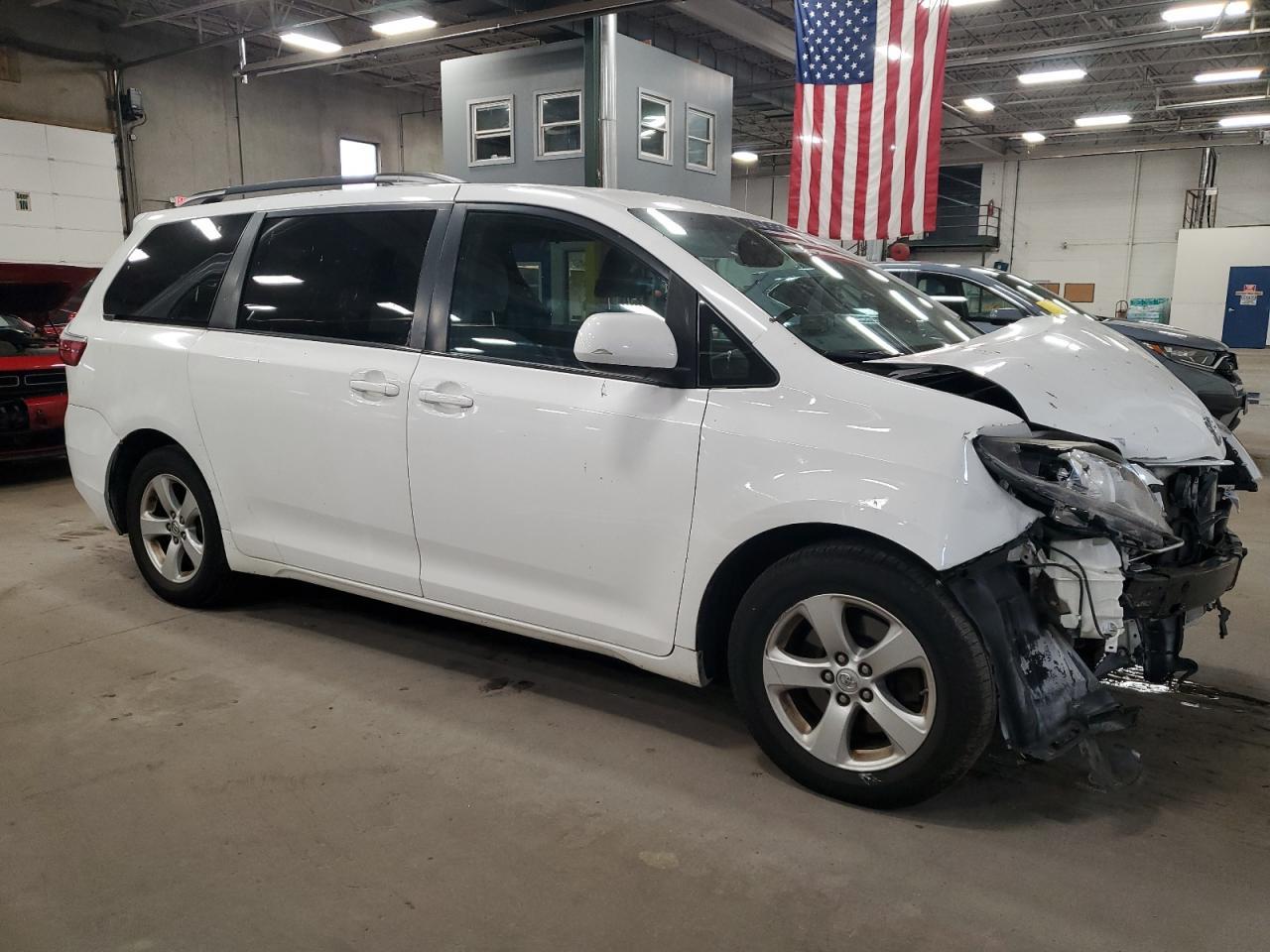 2017 TOYOTA SIENNA