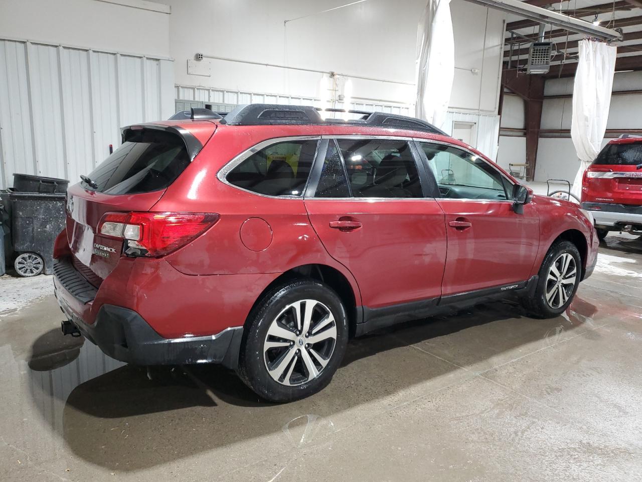 2018 SUBARU Outback