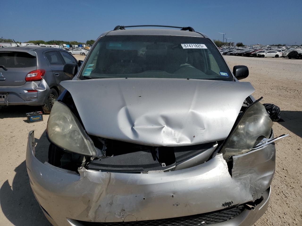 2010 TOYOTA SIENNA
