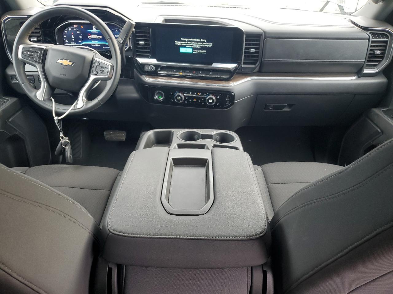 2024 CHEVROLET Silverado
