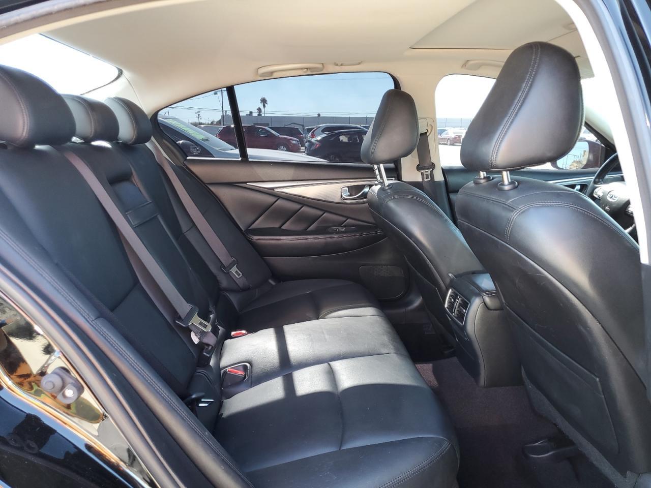 2015 INFINITI Q50