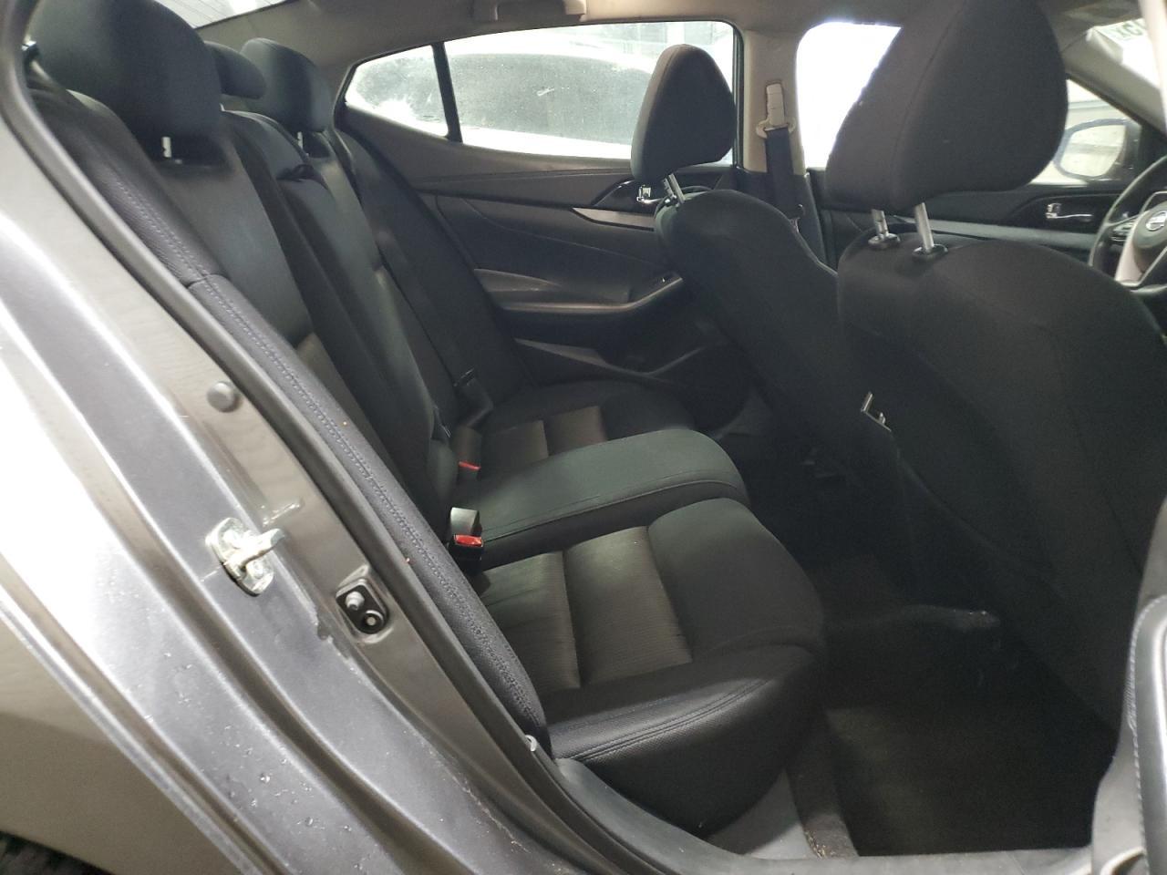 2016 NISSAN Maxima