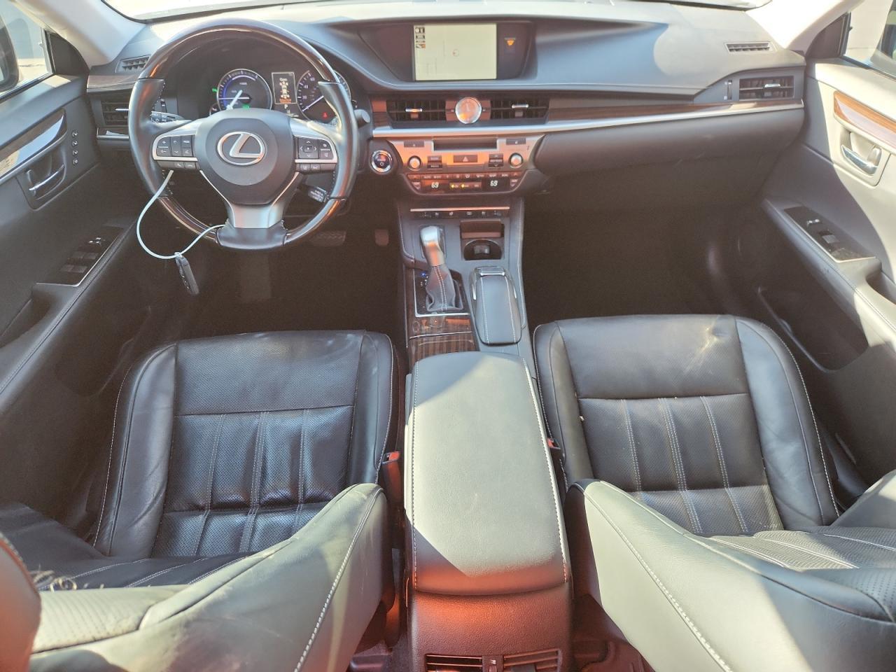 2017 LEXUS ES 300H