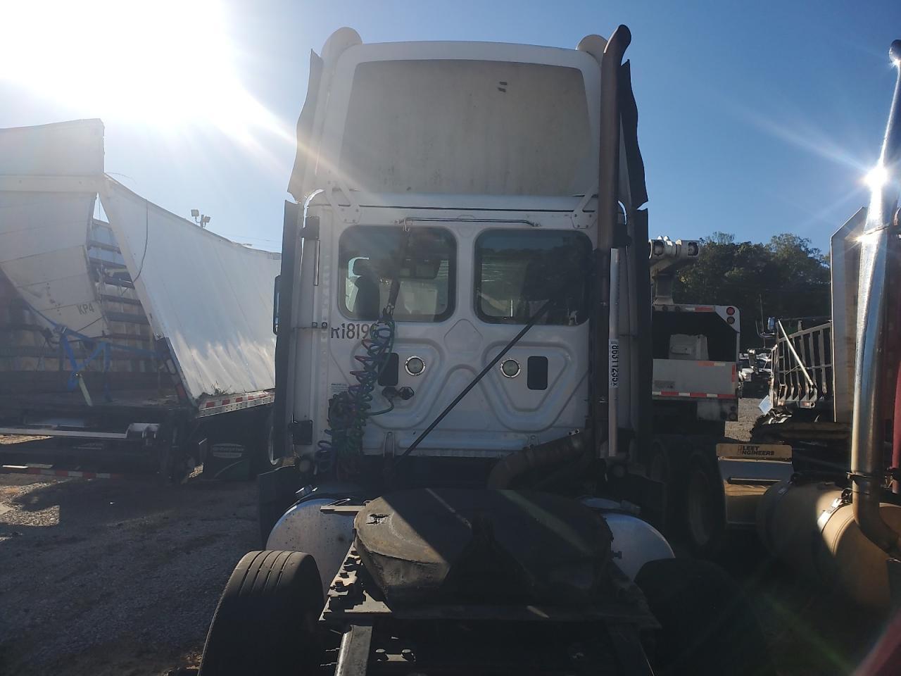 2016 FREIGHTLINER CASCADIA 125