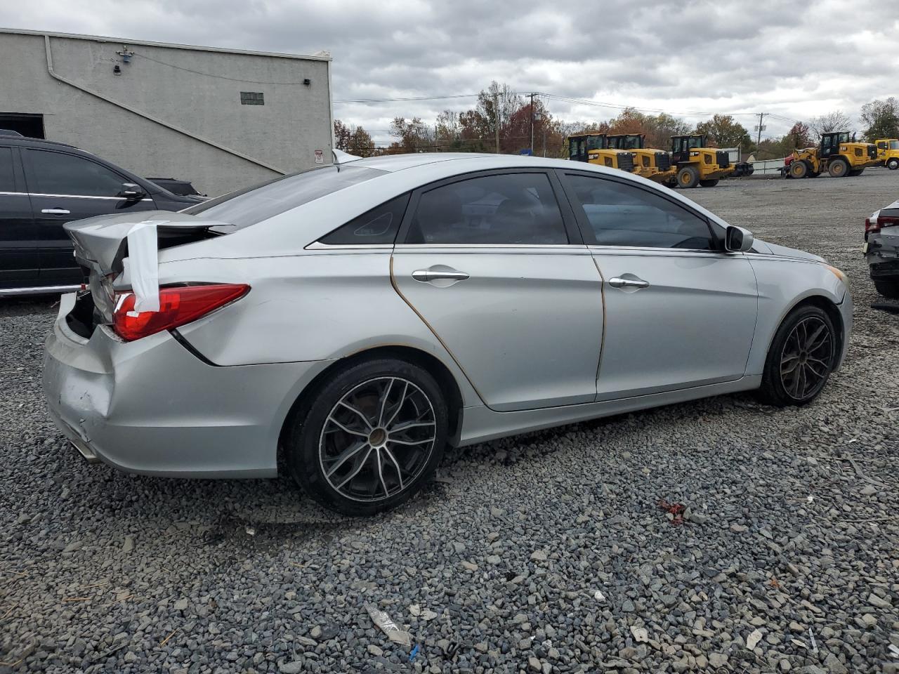 2011 HYUNDAI SONATA