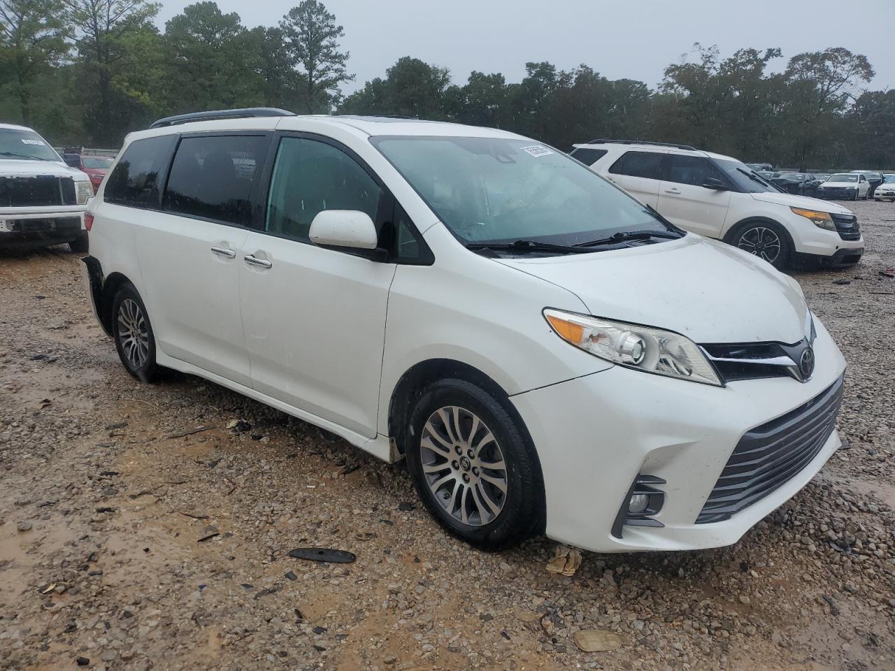 2019 TOYOTA SIENNA