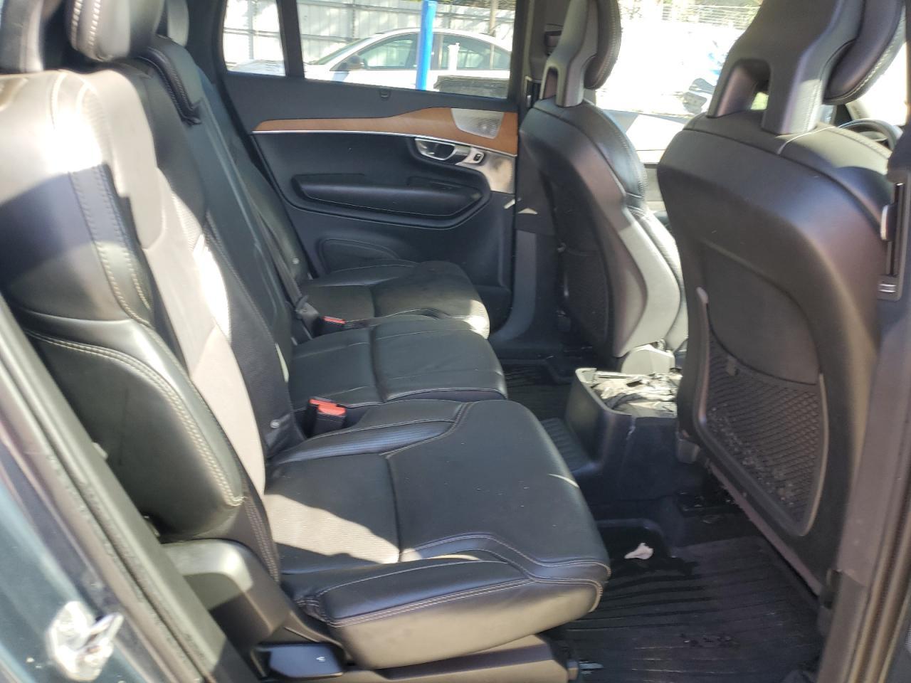 2018 VOLVO XC90