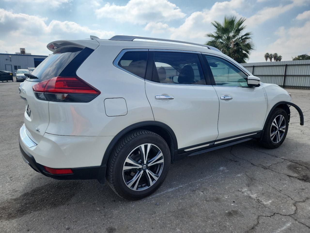 2017 NISSAN ROGUE