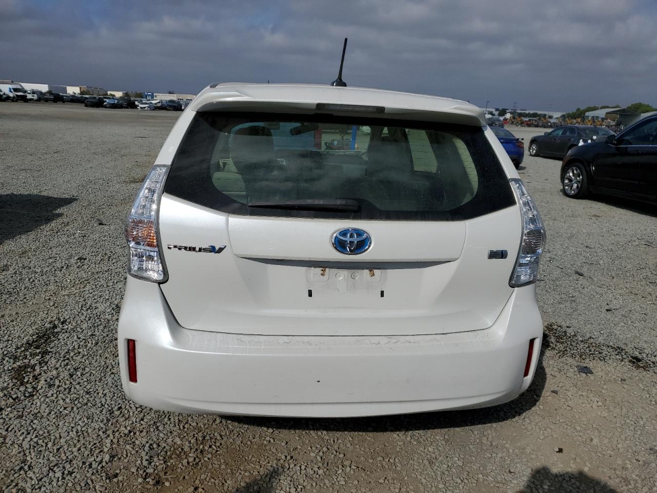 2014 TOYOTA PRIUS V