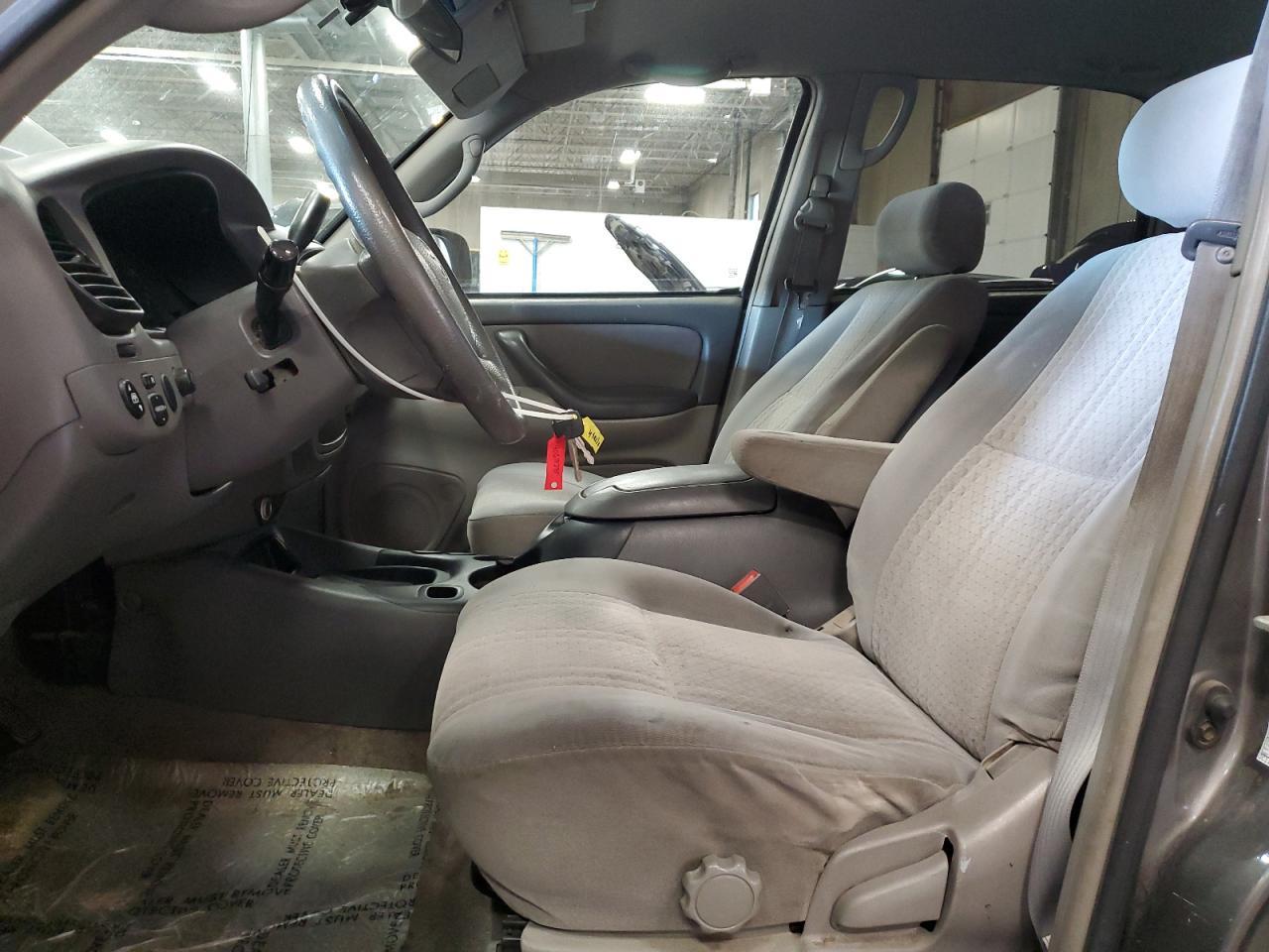 2004 TOYOTA TUNDRA