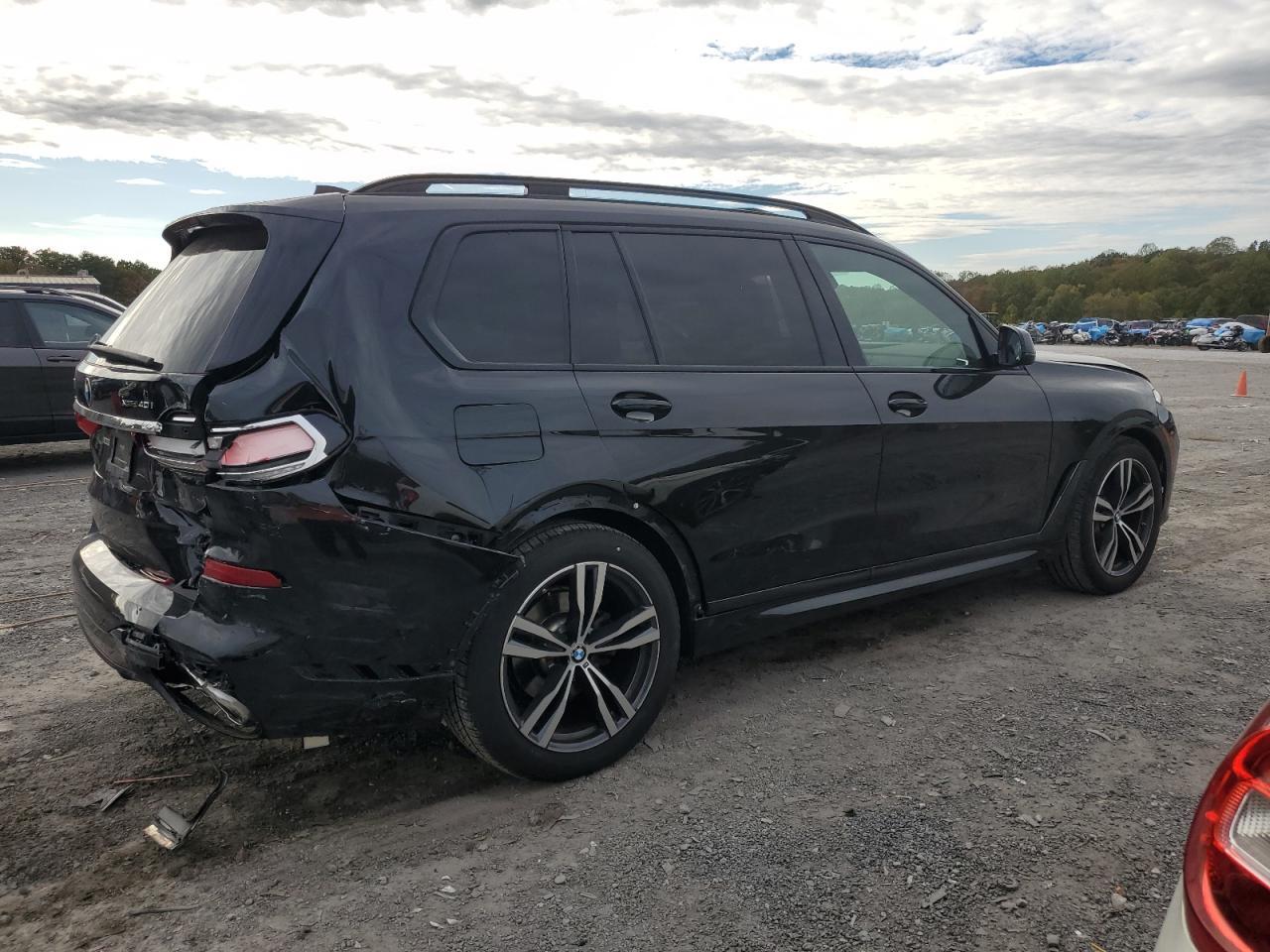 2021 BMW X7