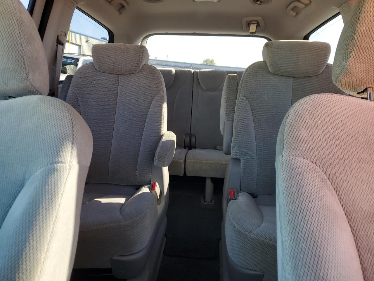 2008 KIA SEDONA