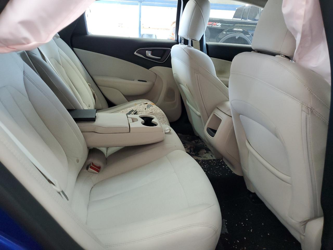 2016 CHRYSLER 200
