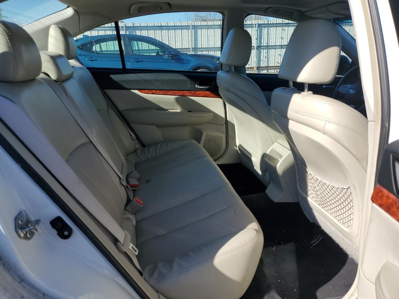 2010 SUBARU Legacy