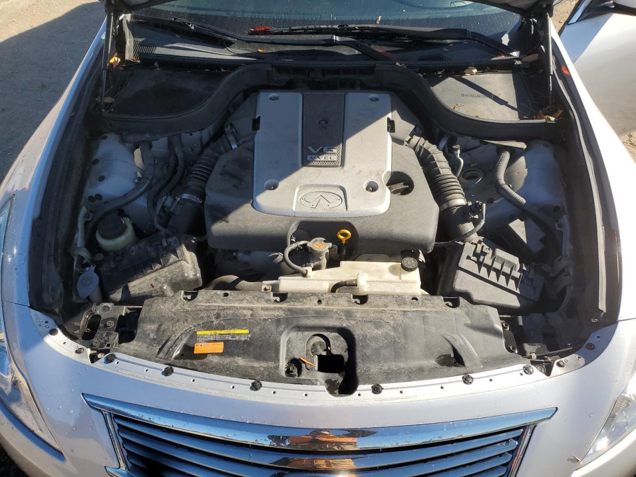 2015 INFINITI Q40