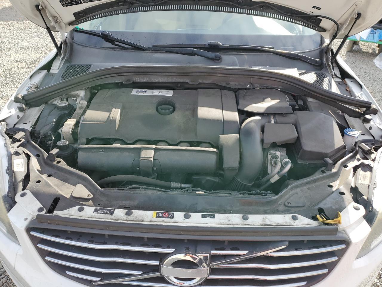 2015 VOLVO XC60