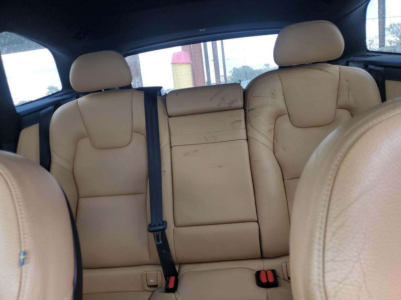 2019 VOLVO XC60