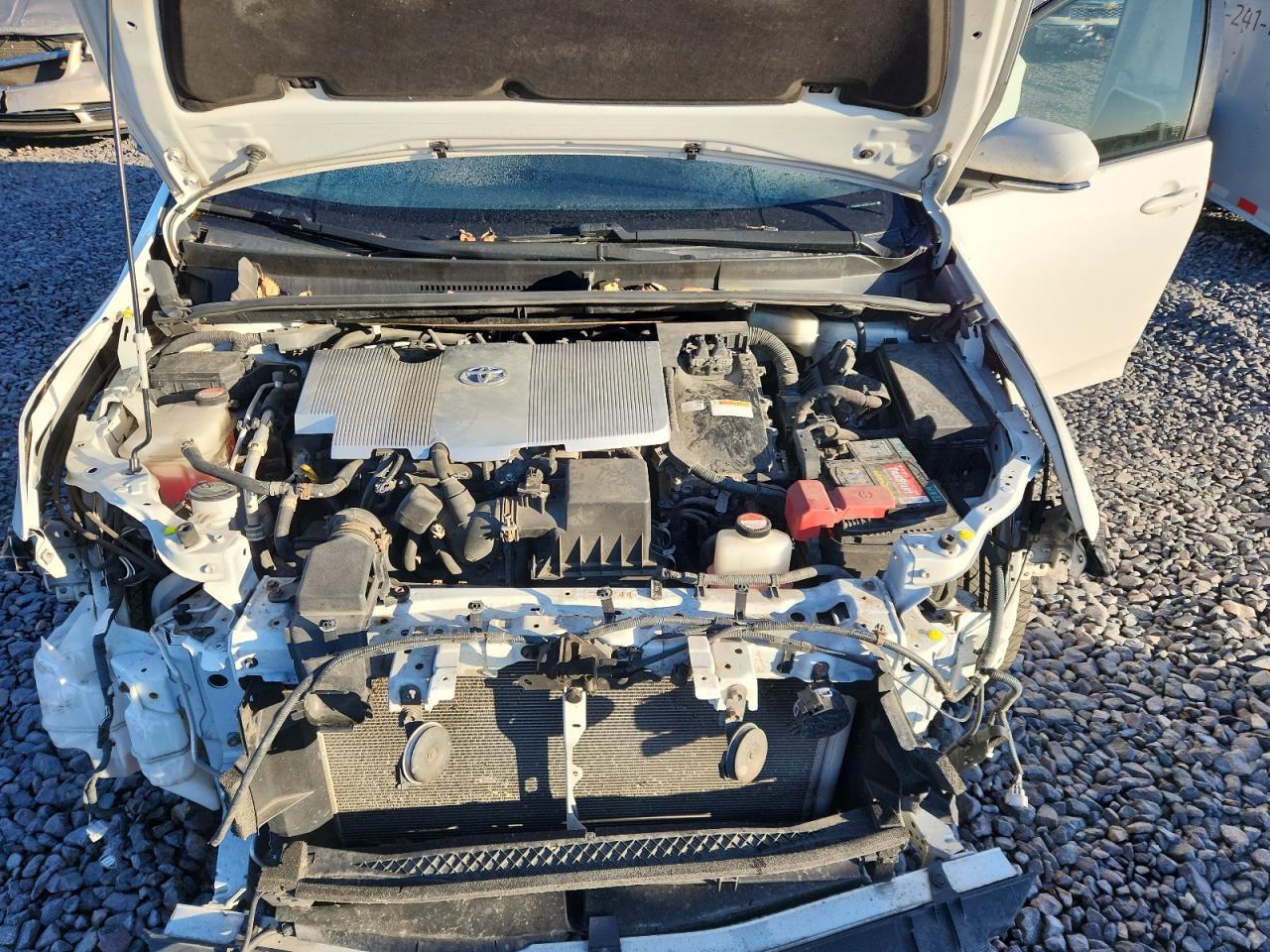 2016 TOYOTA PRIUS