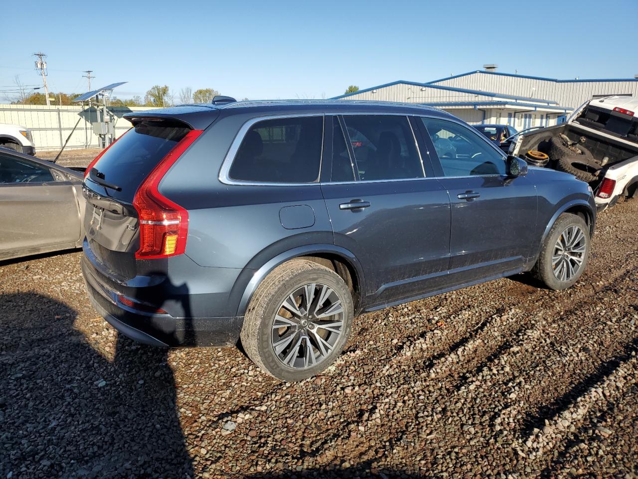 2022 VOLVO XC90