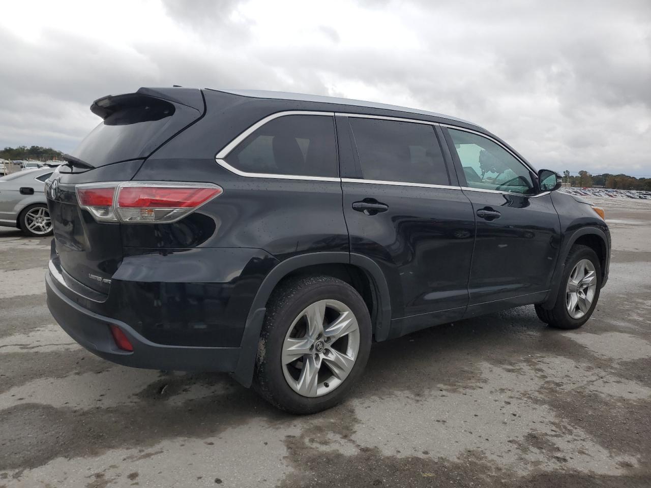 2016 TOYOTA HIGHLANDER