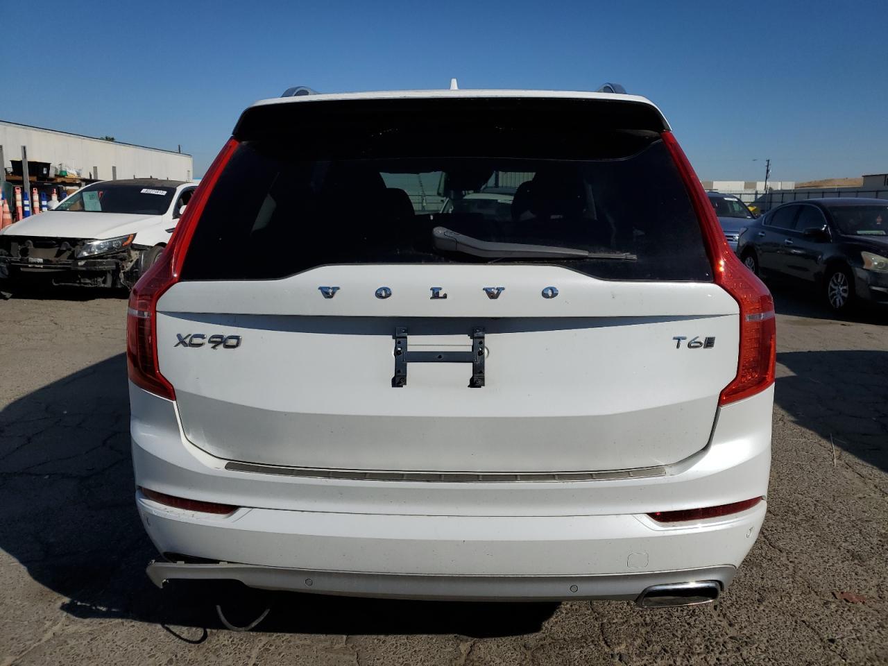 2017 VOLVO XC90