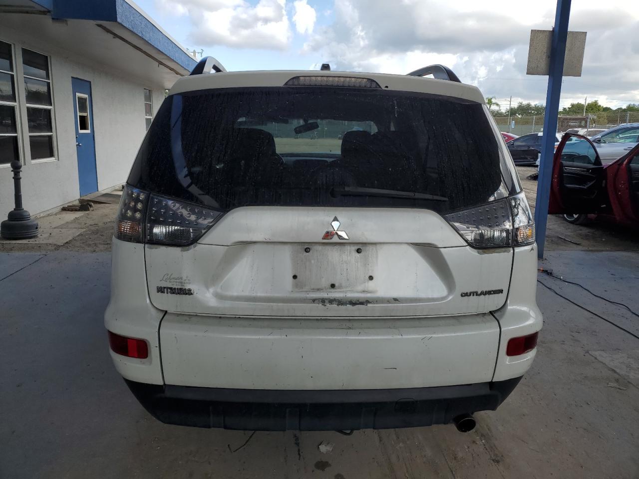 2011 MITSUBISHI outlander
