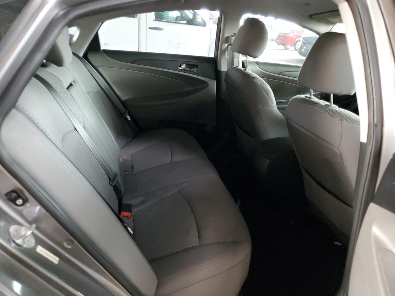 2011 HYUNDAI SONATA