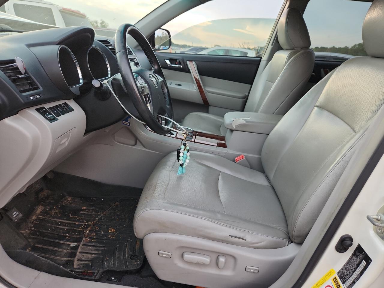 2013 TOYOTA HIGHLANDER