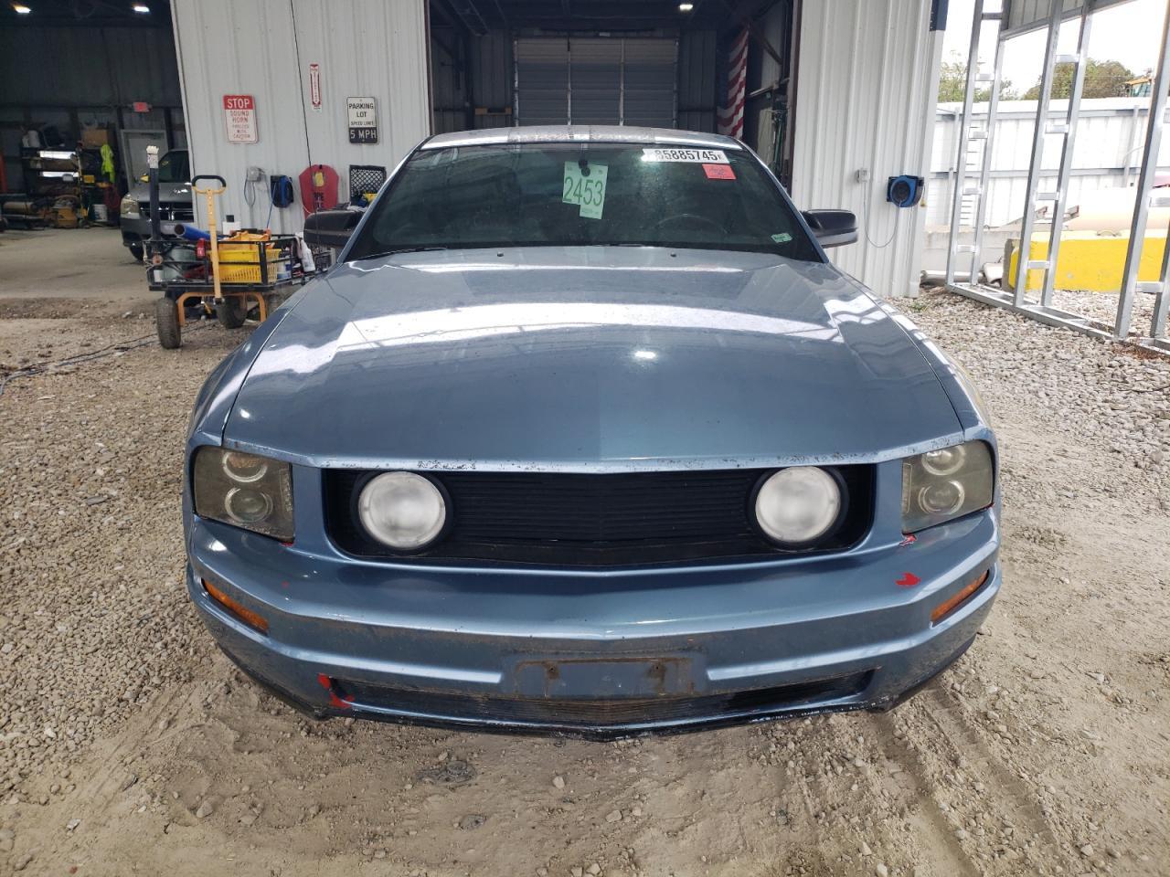 2005 FORD MUSTANG