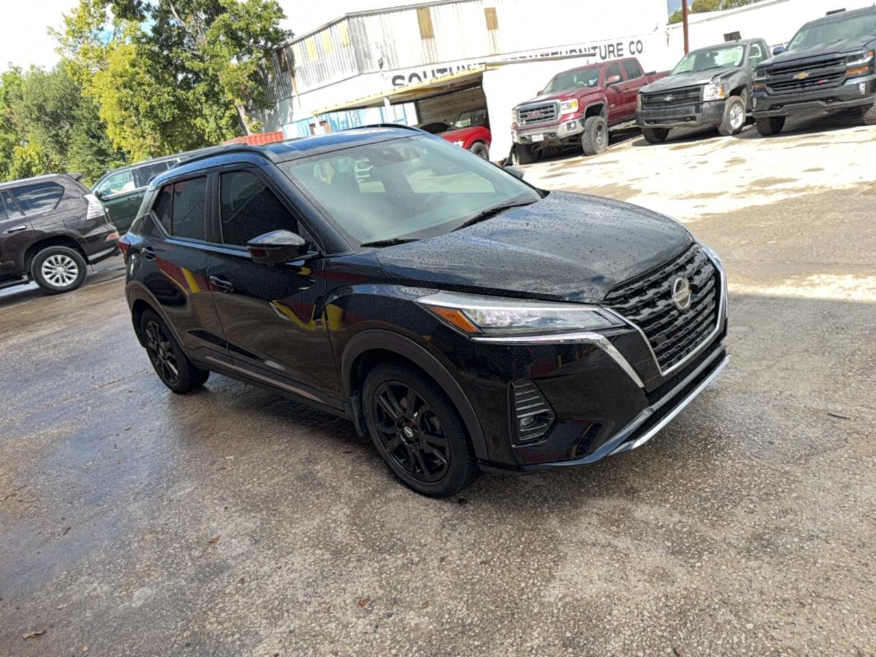 2021 NISSAN KICKS