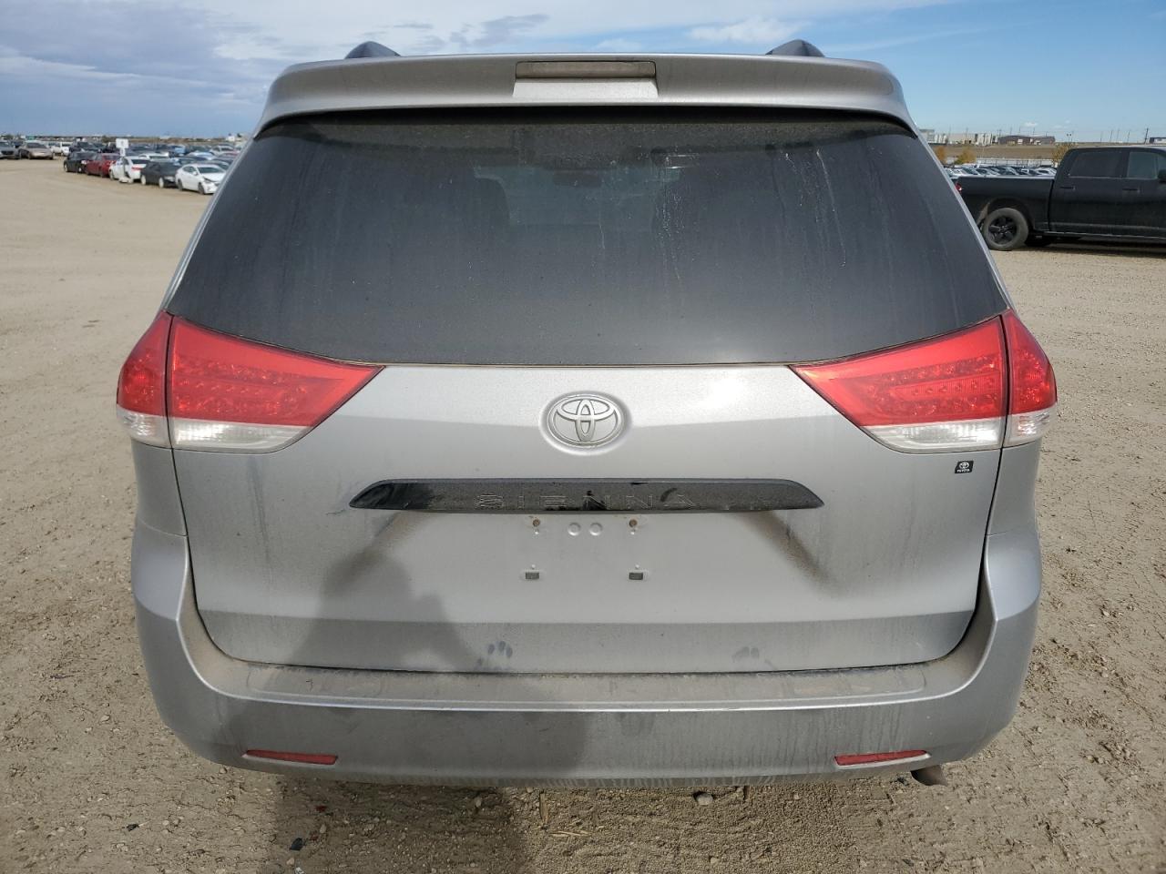 2014 TOYOTA SIENNA