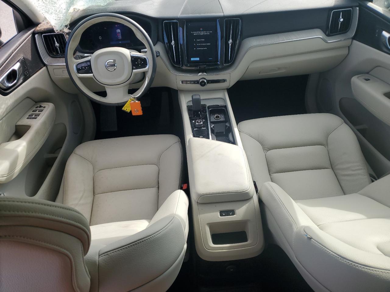 2025 VOLVO XC60