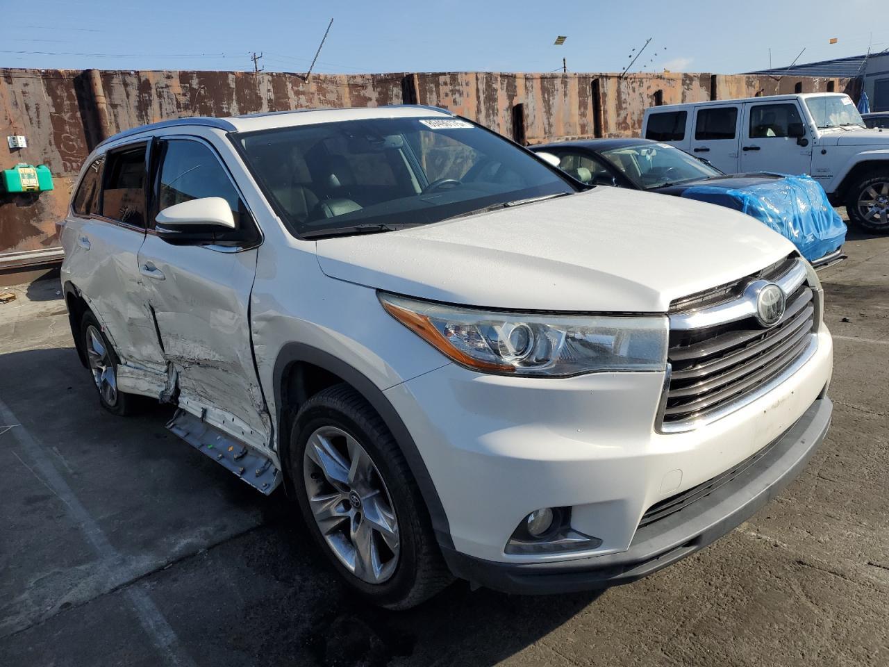 2016 TOYOTA HIGHLANDER