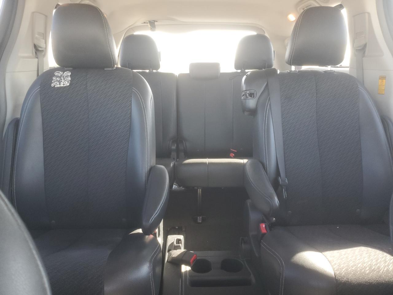 2014 TOYOTA SIENNA