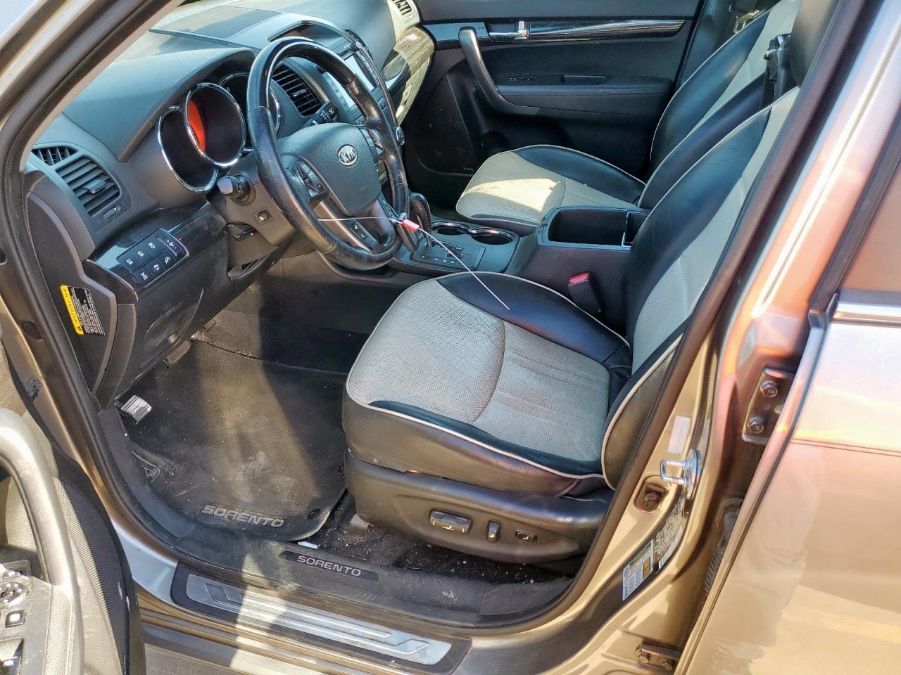 2013 KIA SORENTO