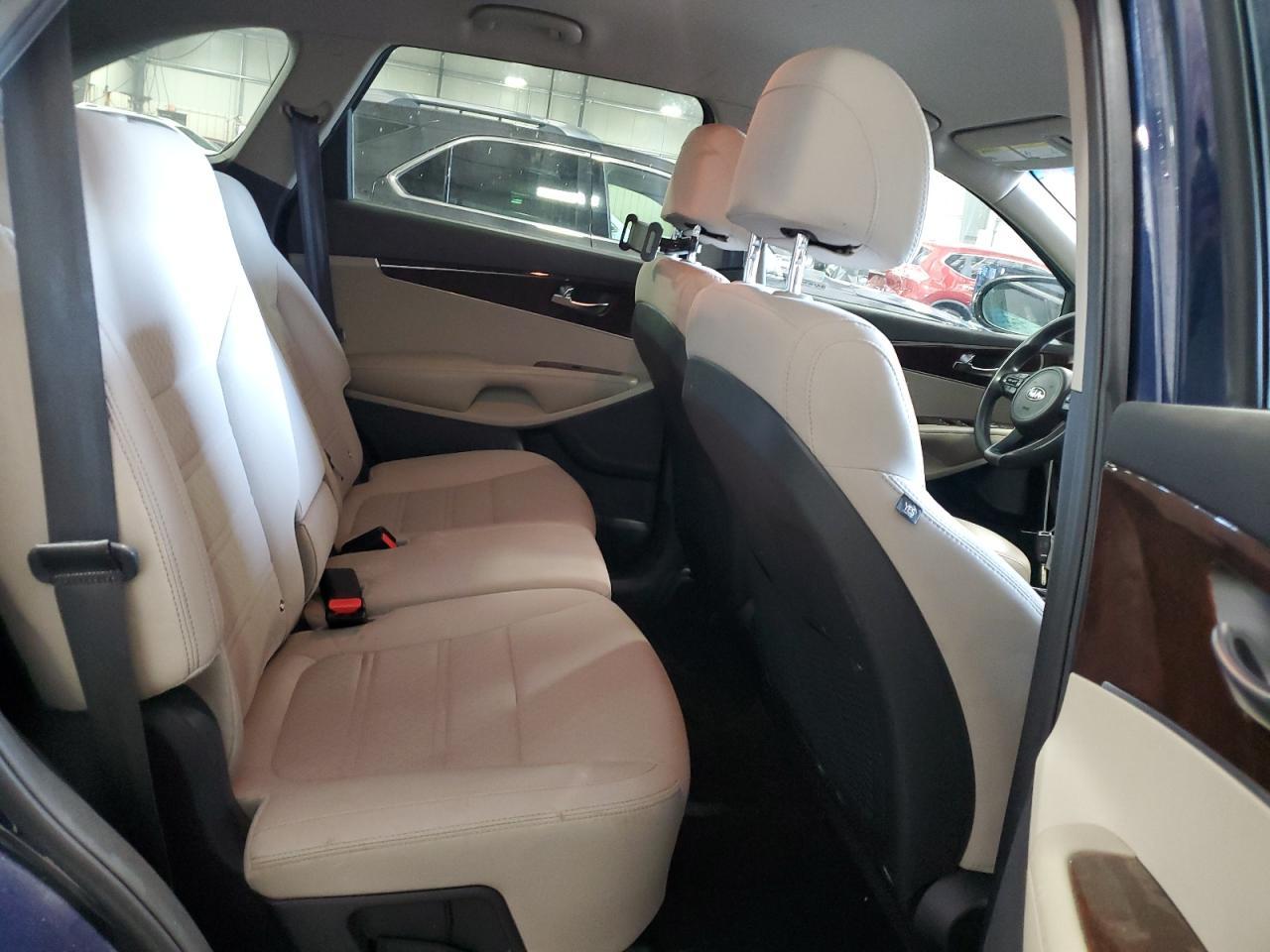2017 KIA SORENTO