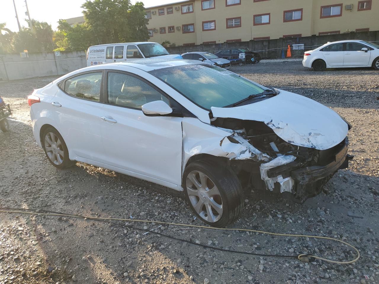 2012 HYUNDAI ELANTRA