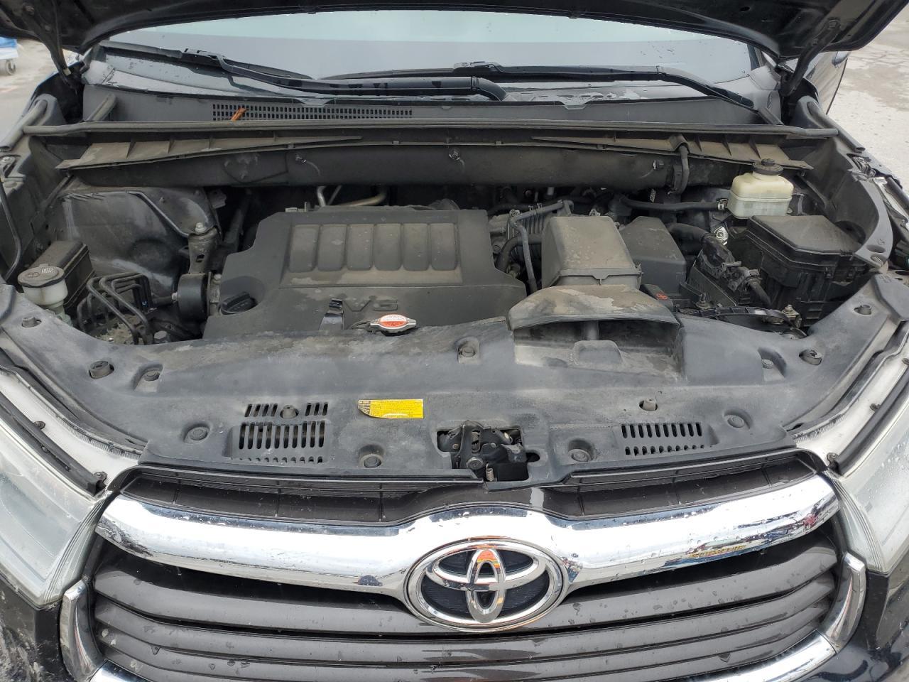 2016 TOYOTA HIGHLANDER