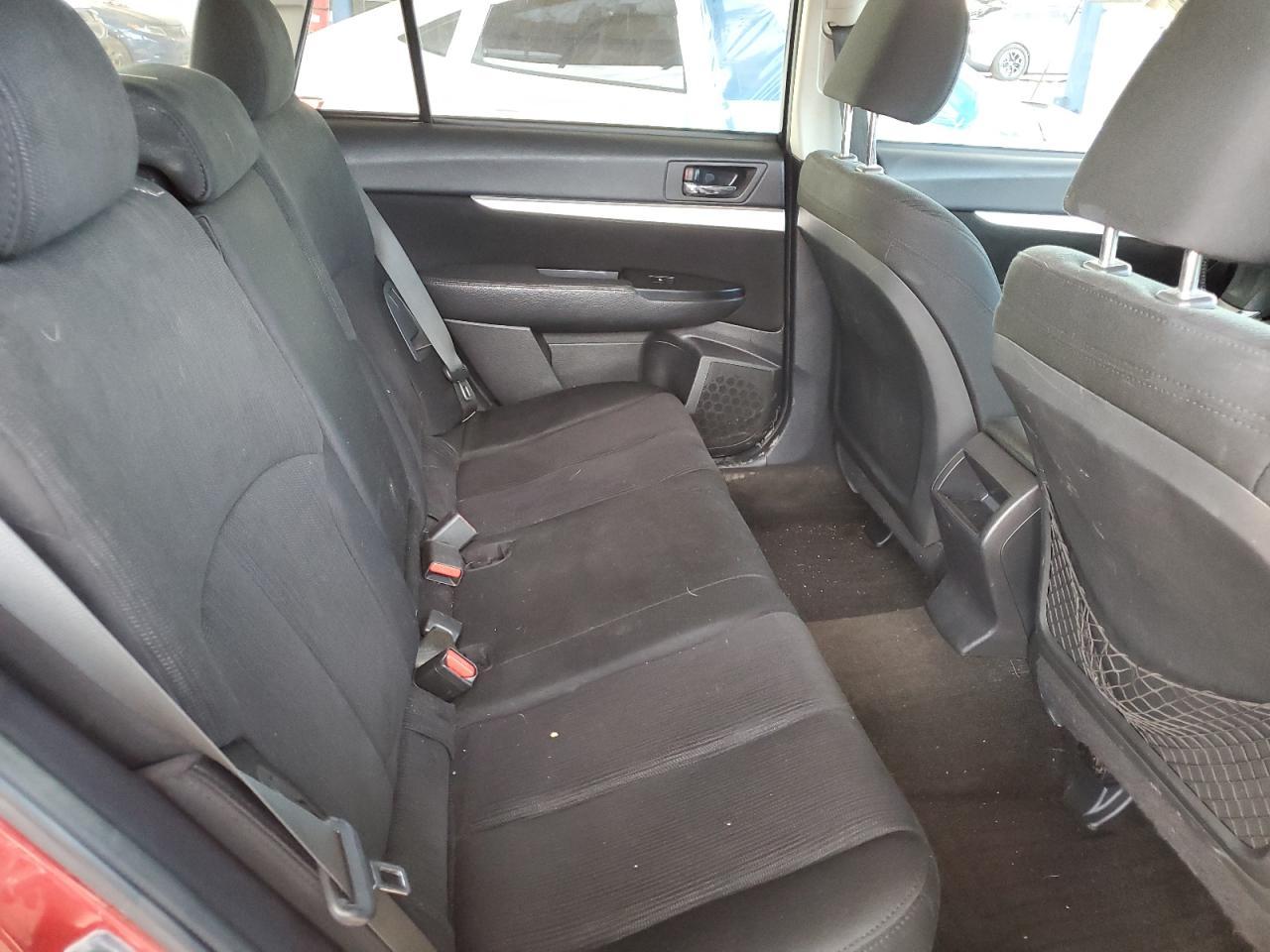2013 SUBARU Outback