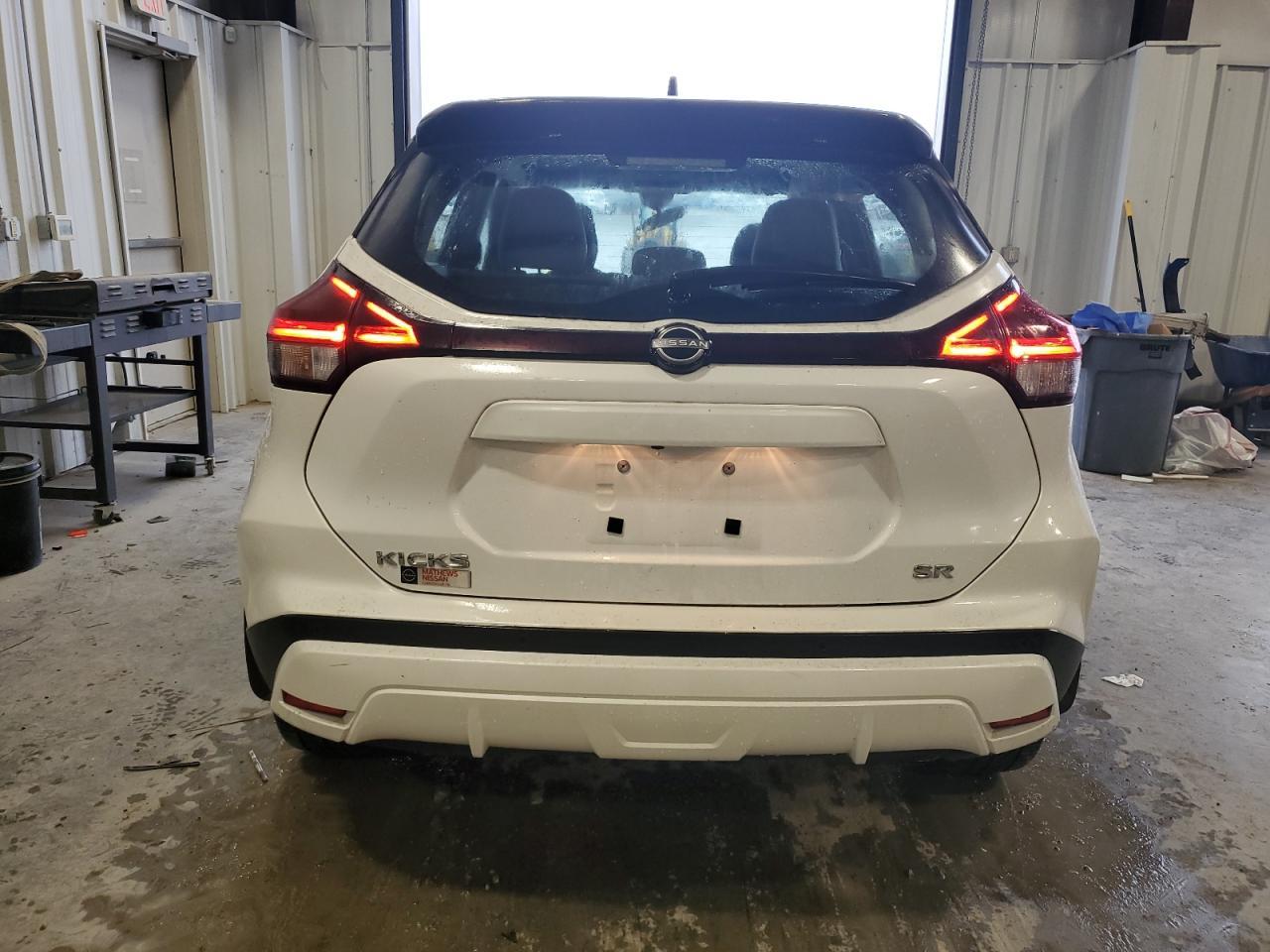 2023 NISSAN KICKS