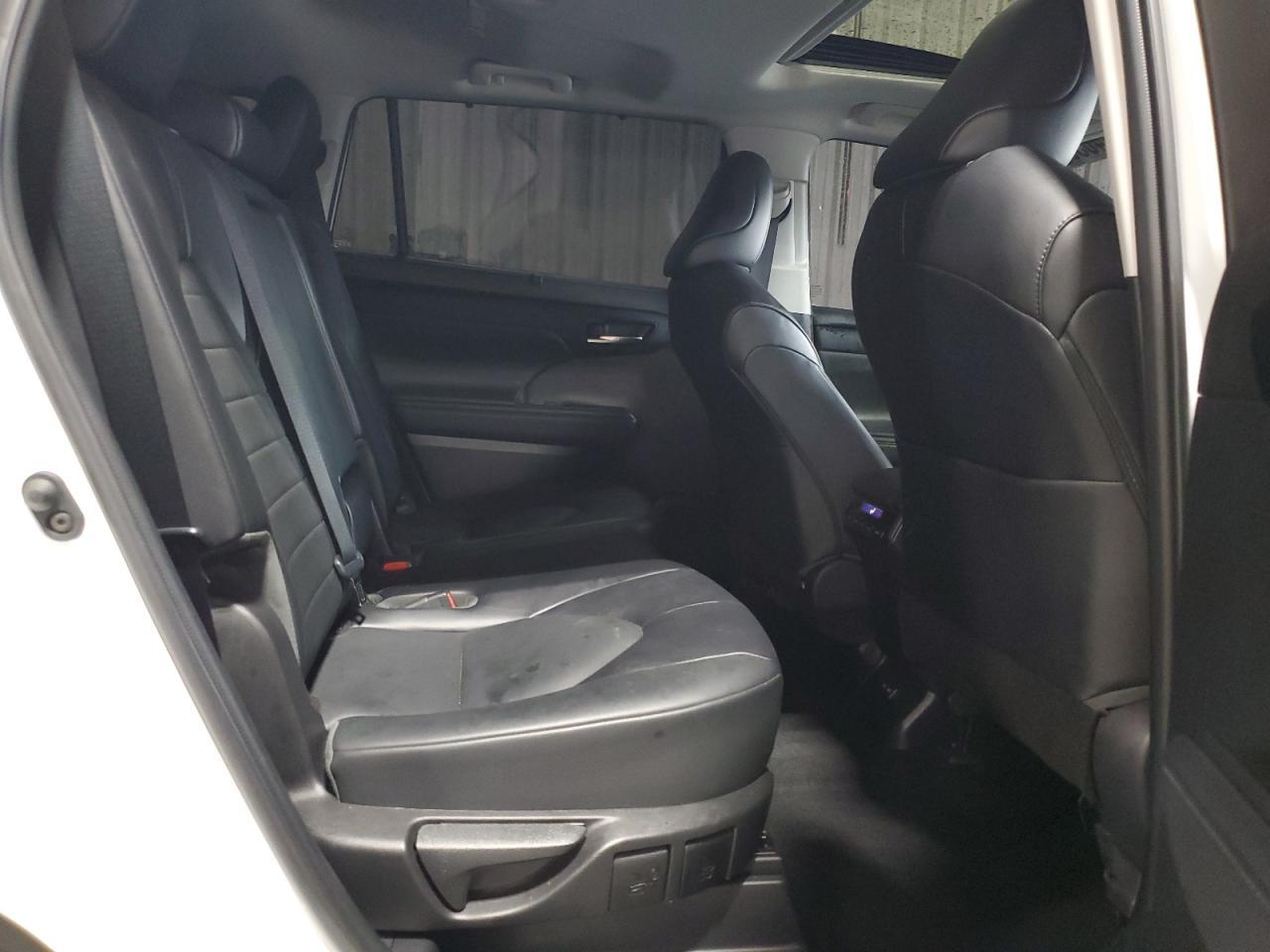2022 TOYOTA HIGHLANDER