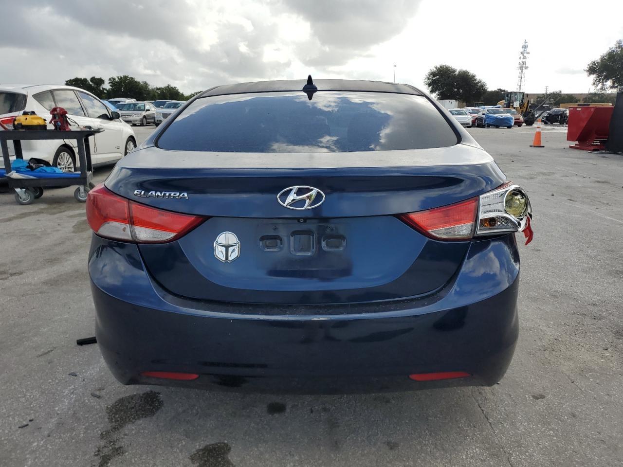 2013 HYUNDAI ELANTRA