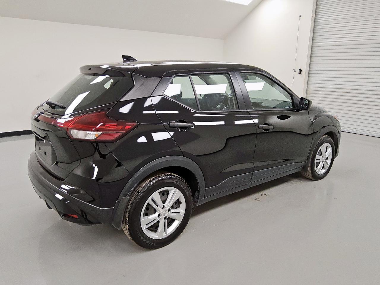 2023 NISSAN KICKS