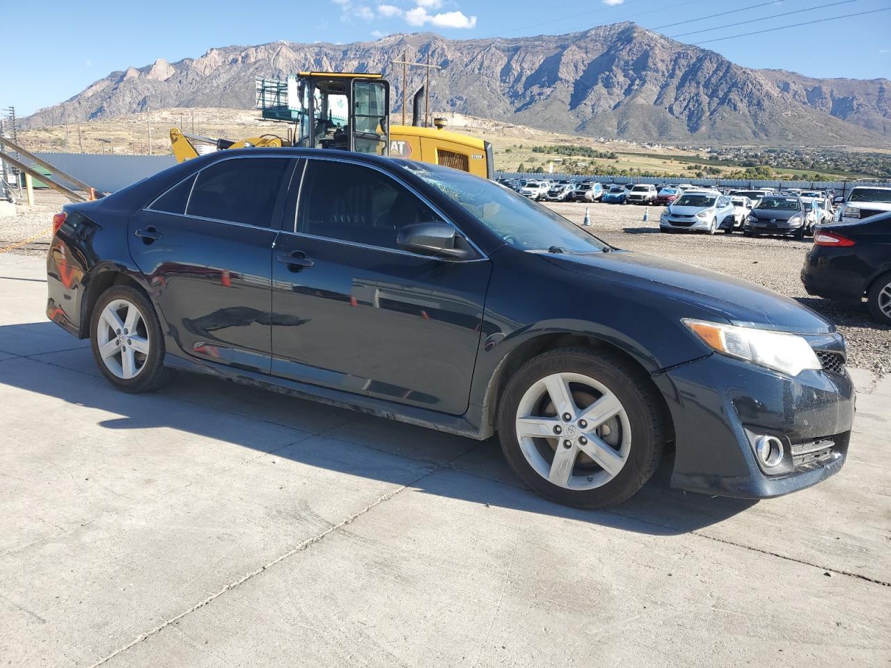 2014 TOYOTA CAMRY