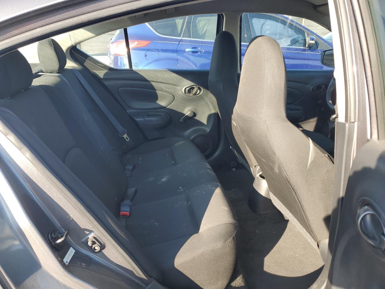 2017 NISSAN VERSA