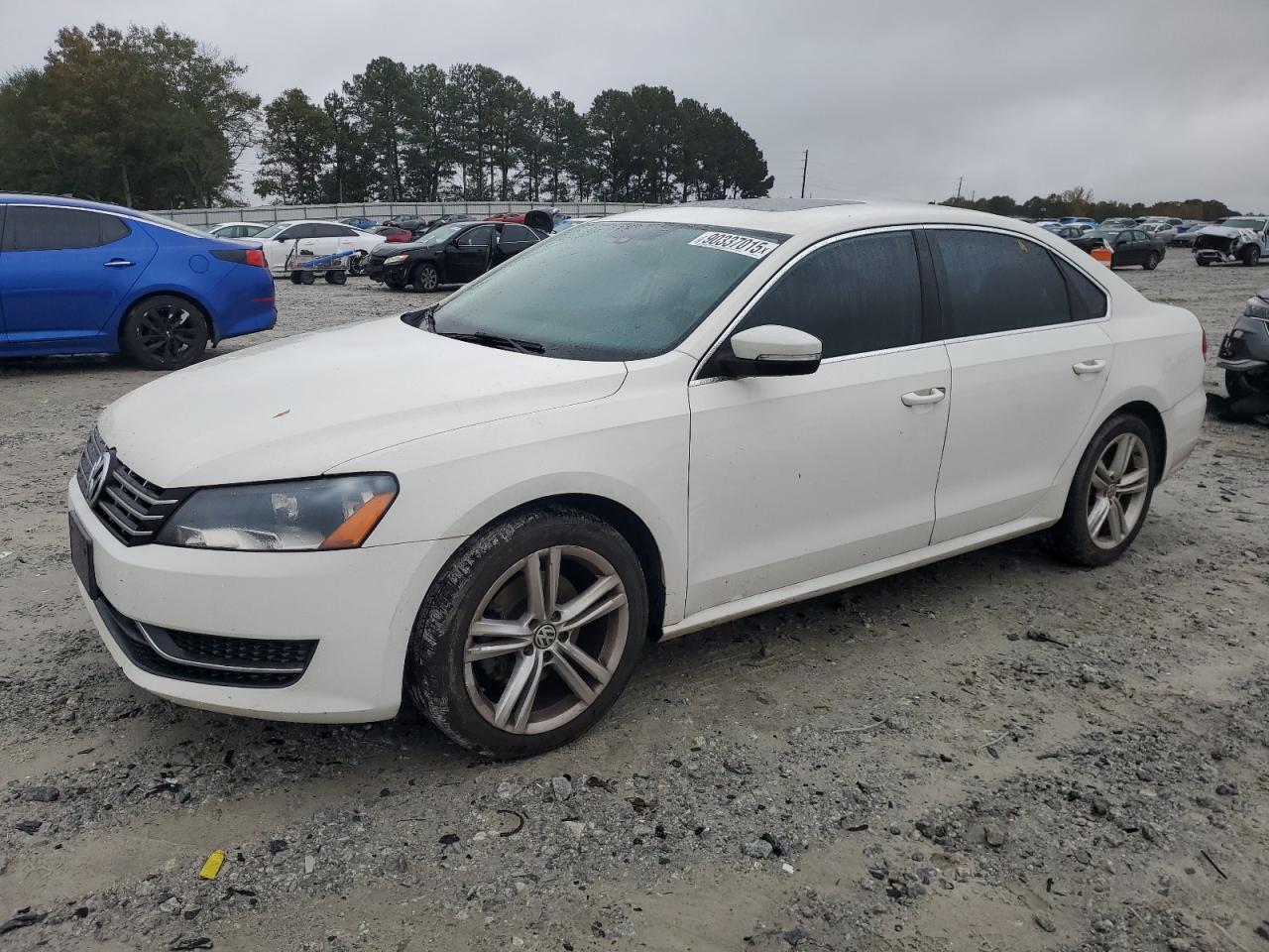 2014 VOLKSWAGEN Passat